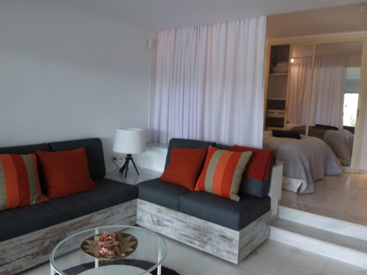 Ferienwohnung Casa Robert y Nergiz Sitio de Calahonda Exterior foto